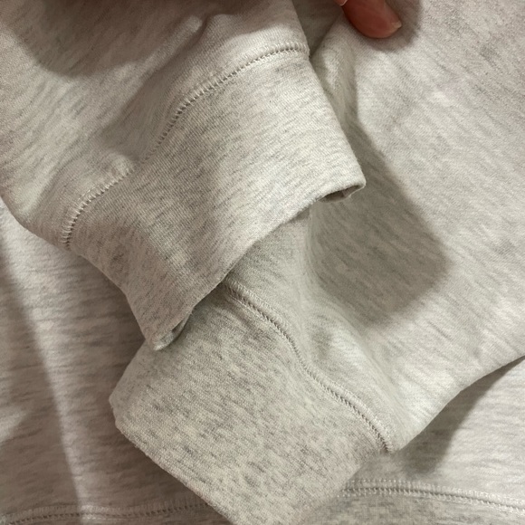 Brunette Sweatshirt (M/L) - Picture 5 of 7